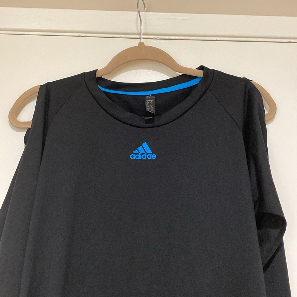 Adidas Top - Picture 5 of 8